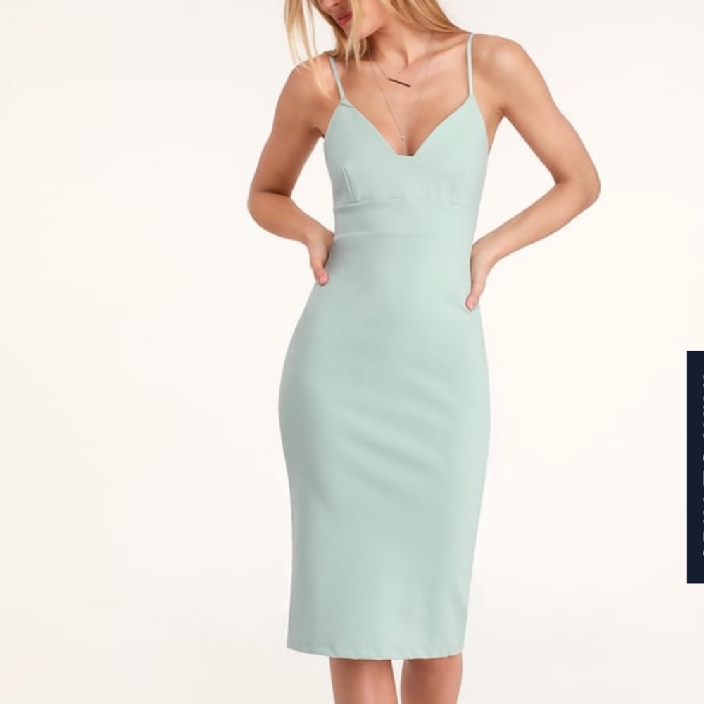 Lulu’s light blue body con midi dress